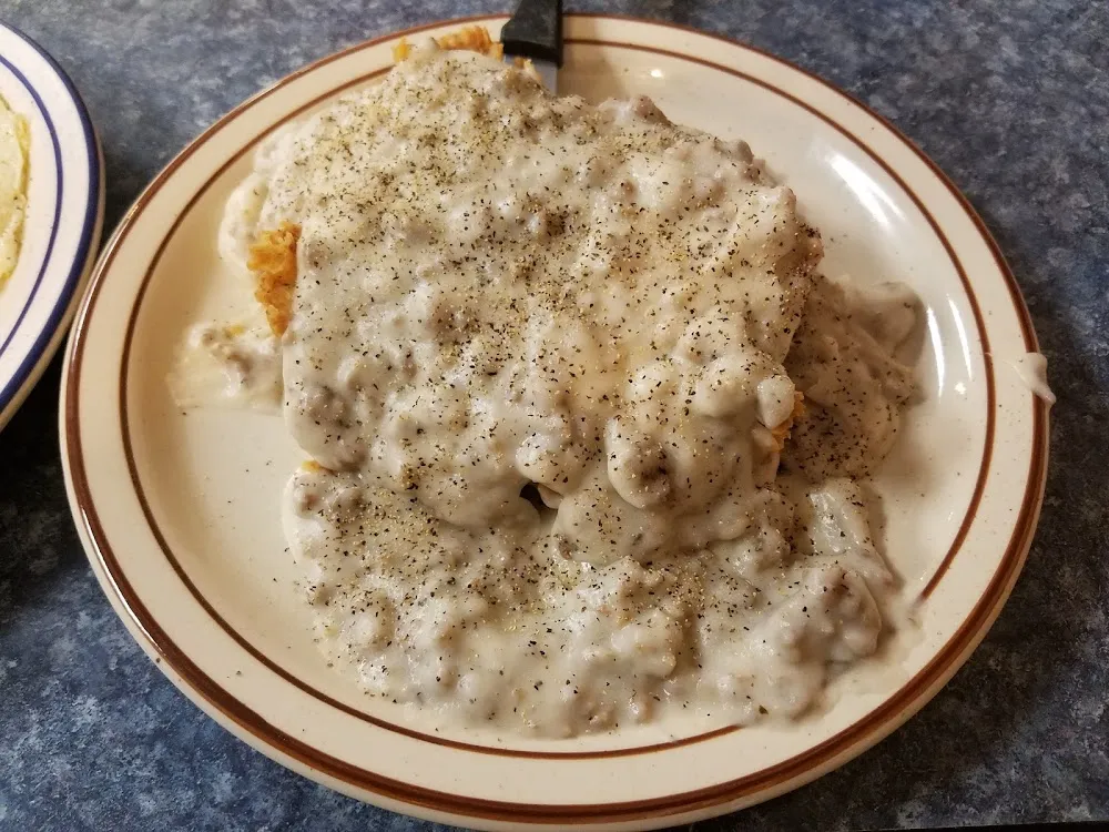 Sausage Gravy with Eggs Hashbrowns
